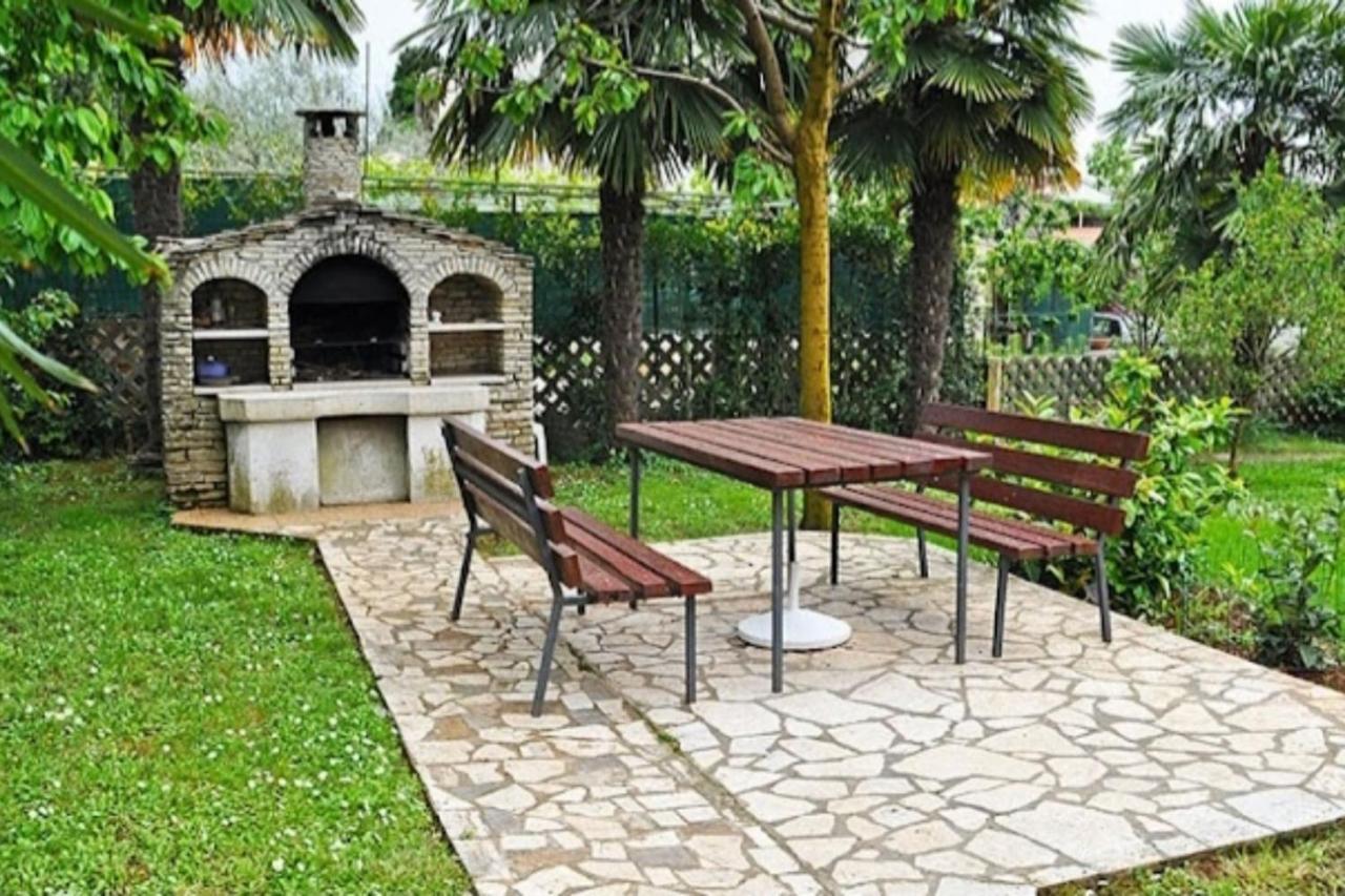 Apartment A4 Ines Near Beach โปเรช ภายนอก รูปภาพ