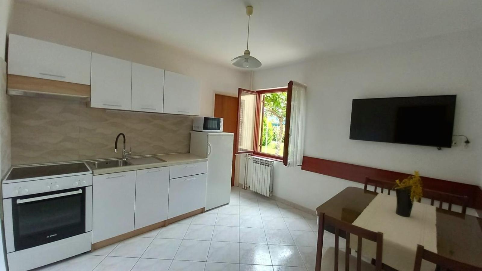 Apartment A4 Ines Near Beach โปเรช ภายนอก รูปภาพ